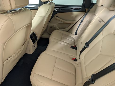 New 2026 Porsche Macan image 17