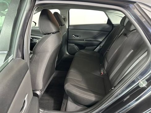 Used 2021 Hyundai Elantra SEL w/ Convenience + Premium Package image 25