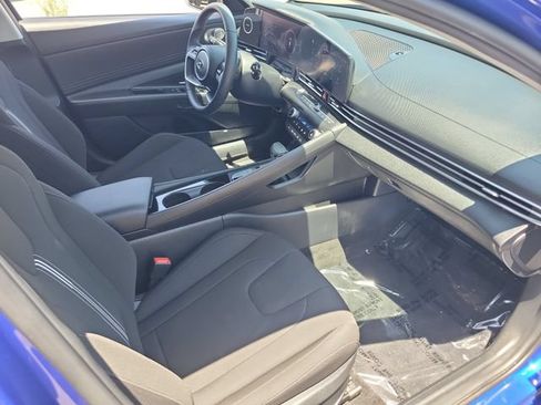 Used 2023 Hyundai Elantra SEL w/ Convenience Package FWD image 21