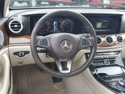 Used 2018 Mercedes-Benz E 300 4MATIC image 12
