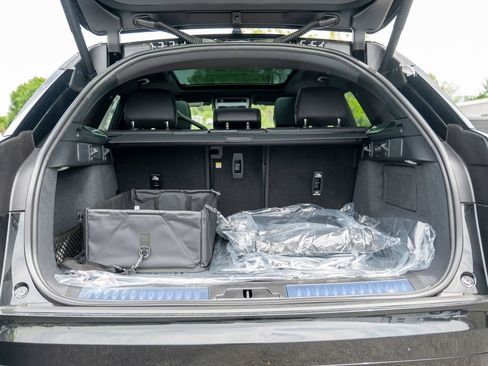 New 2026 Land Rover Range Rover Velar Dynamic SE image 24