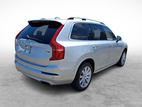 Used 2018 Volvo XC90 T6 Momentum w/ Convenience Package AWD/4WD image 5