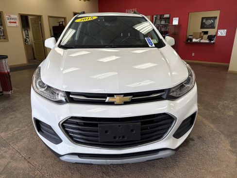 Used 2018 Chevrolet Trax LT w/ LT Convenience Package FWD image 13