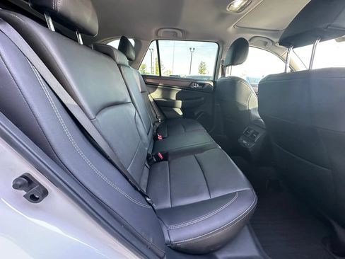Used 2018 Subaru Outback 3.6R Limited AWD/4WD image 18