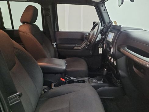 Used 2015 Jeep Wrangler Unlimited Sport AWD/4WD image 21