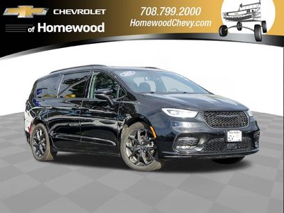 Used 2025 Chrysler Pacifica Limited