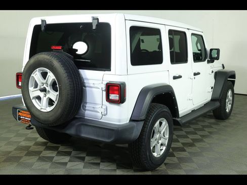 Used 2022 Jeep Wrangler Unlimited Sport w/ Sun And Sound Package AWD/4WD image 16