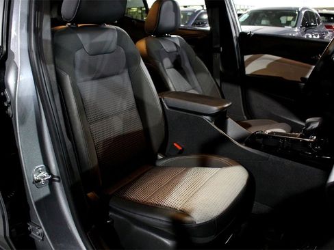 Used 2025 Chevrolet Trax LT w/ LT Convenience Package image 22