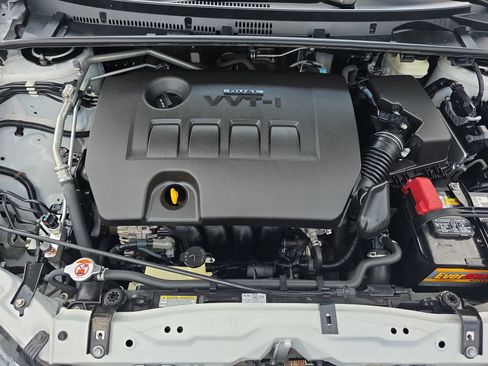 Used 2018 Toyota Corolla LE FWD image 28