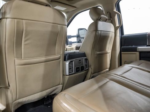 Used 2017 Ford F350 Lariat w/ Lariat Ultimate Package AWD/4WD image 39