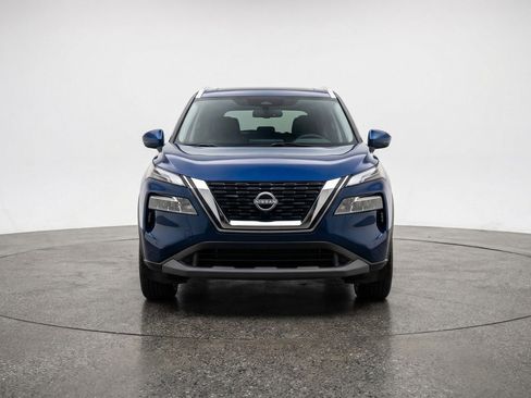 Used 2025 Nissan Rogue SV AWD/4WD image 2