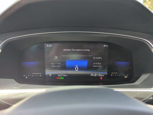 Used 2022 Volkswagen Tiguan SE FWD image 46