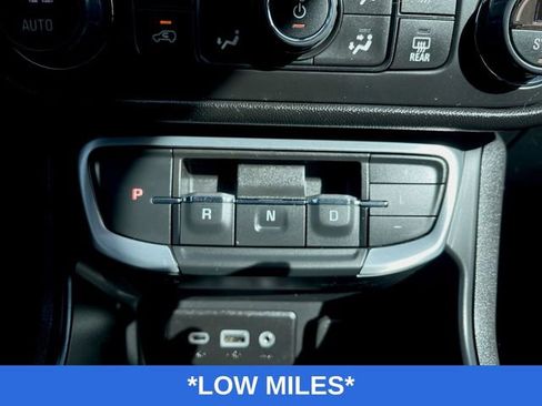 Used 2024 GMC Terrain SLE w/ Driver Convenience Package AWD/4WD image 16