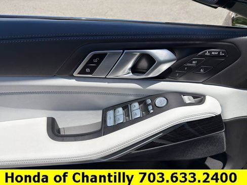 Used 2023 BMW X7 xDrive40i w/ M Sport Package AWD/4WD image 20