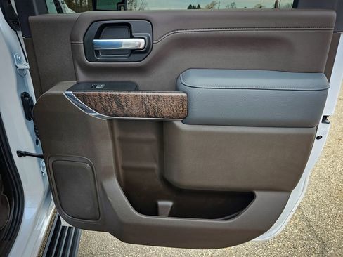 Certified 2022 GMC Sierra 3500 Denali image 42