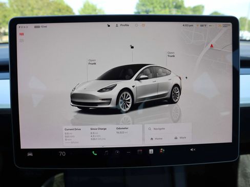 Used 2023 Tesla Model 3 Standard Range image 19