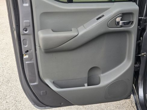 Used 2017 Nissan Frontier SV w/ SV Value Truck Package image 15