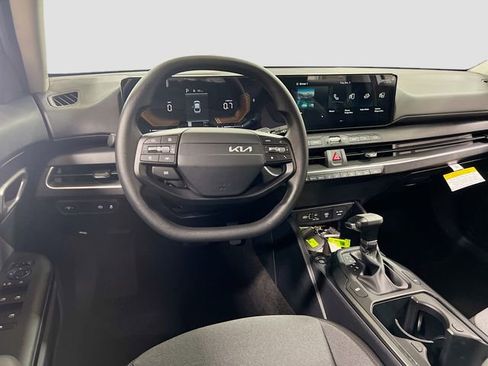 New 2025 Kia K4 LXS image 20