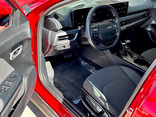 Used 2025 Kia K4 FWD image 10