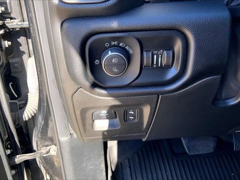 Used 2019 RAM 1500 Sport w/ Level 2 Equipment Group image 33