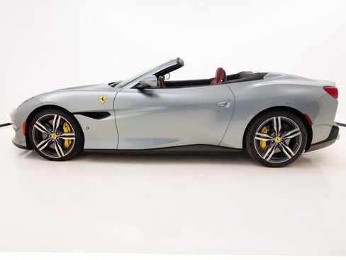 Certified 2019 Ferrari Portofino RWD image 8