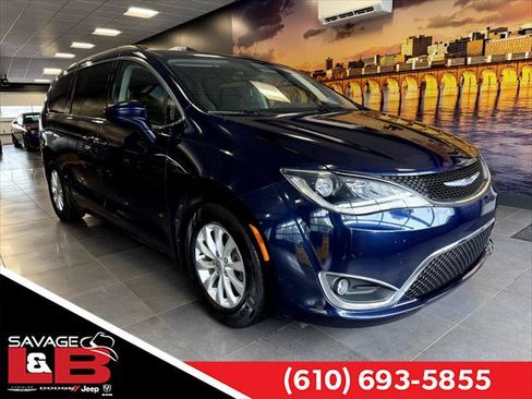 Certified 2018 Chrysler Pacifica Touring Plus FWD image 1