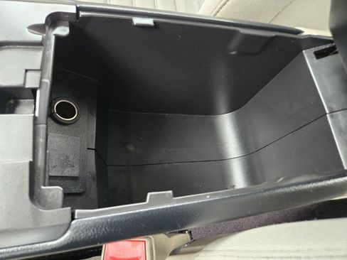 Used 2017 Ford Fusion SE FWD image 13