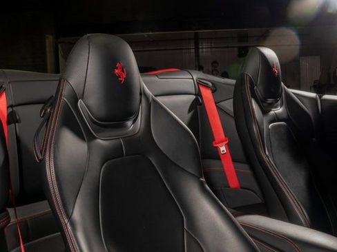 Used 2019 Ferrari Portofino image 19