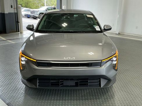 Used 2025 Kia K4 FWD image 2