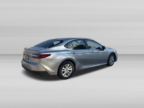 Used 2026 Toyota Camry LE FWD image 5