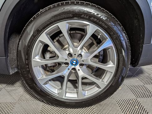 Used 2025 BMW X5 xDrive50e w/ Premium Package image 47