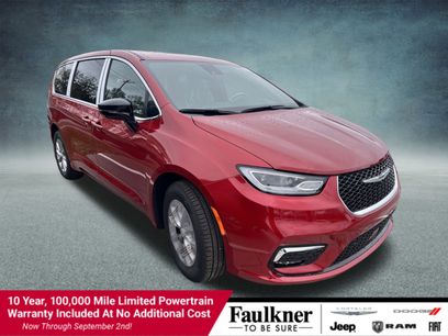 New 2026 Chrysler Pacifica Select