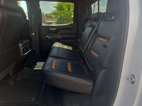 Used 2021 GMC Sierra 1500 AT4 w/ AT4 Preferred Package AWD/4WD image 14