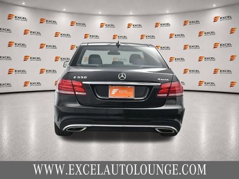 Used 2014 Mercedes-Benz E 550 4MATIC Sedan image 4