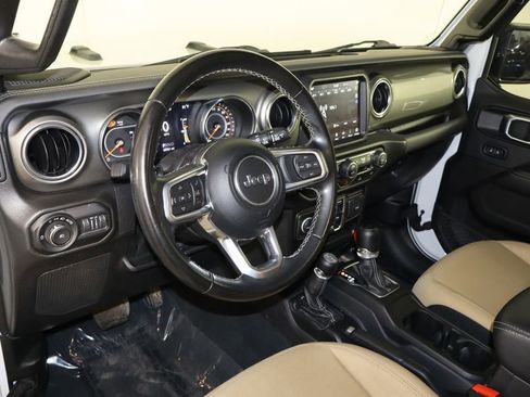 Used 2022 Jeep Wrangler Unlimited Sahara AWD/4WD image 24