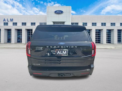 New 2026 Ford Expedition Active RWD image 7