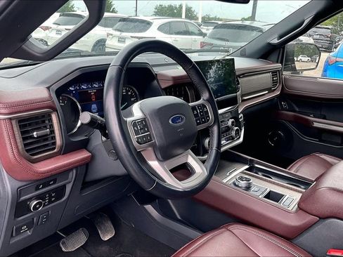 Used 2024 Ford Expedition Limited RWD image 15
