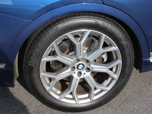 Used 2022 BMW X7 xDrive40i w/ Premium Package AWD/4WD image 42