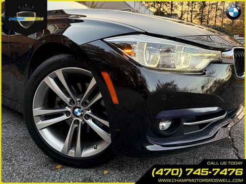 Used 2017 BMW 330i Sedan w/ Premium Package image 6