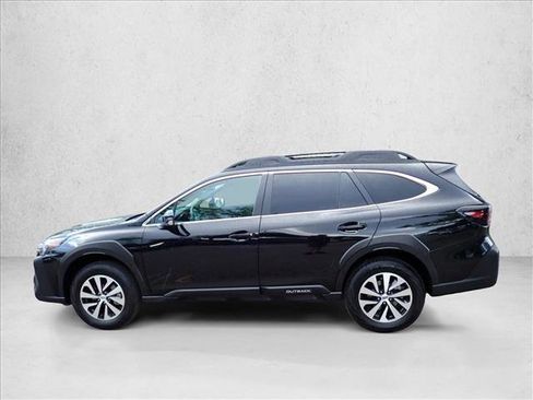 Used 2025 Subaru Outback Premium AWD/4WD image 2