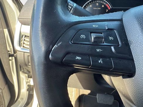 Used 2019 Cadillac XT4 Premium Luxury image 29