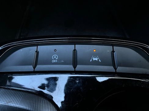 Used 2025 Buick Envista Sport Touring image 21