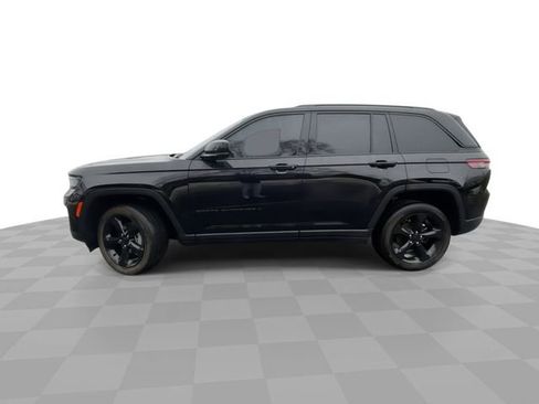 Used 2024 Jeep Grand Cherokee Altitude image 5