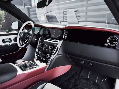 Used 2026 Rolls-Royce Cullinan AWD/4WD image 45