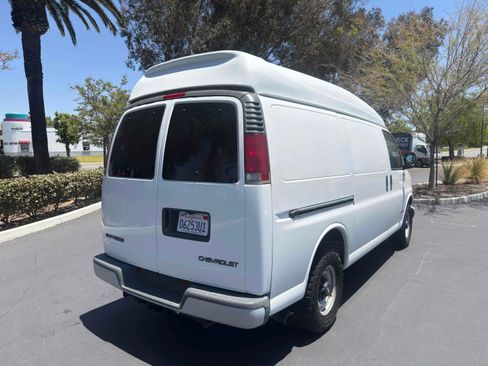 Used 2001 Chevrolet Express 3500 w/ Convenience Pkg 1 RWD image 78