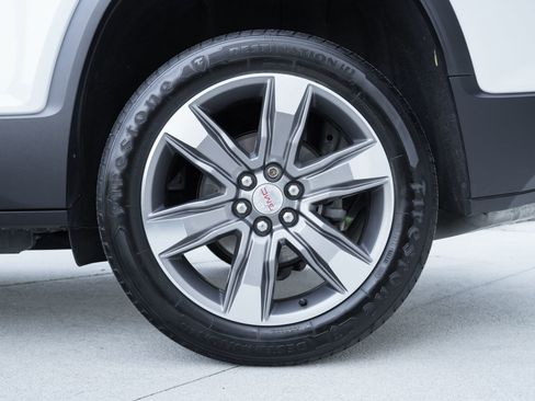 Used 2019 GMC Acadia SLT w/ LPO, Floor Liner Package AWD/4WD image 30