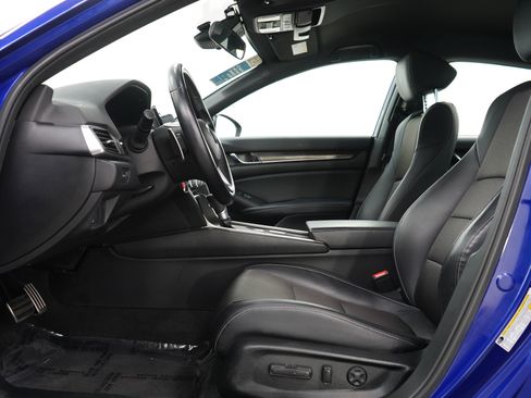 Used 2018 Honda Accord Sport image 17
