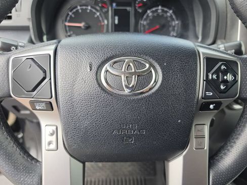 Used 2022 Toyota 4Runner SR5 AWD/4WD image 43