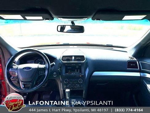 Used 2016 Ford Explorer XLT w/ Equipment Group 202A FWD image 12