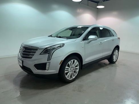 Used 2018 Cadillac XT5 Premium Luxury image 3